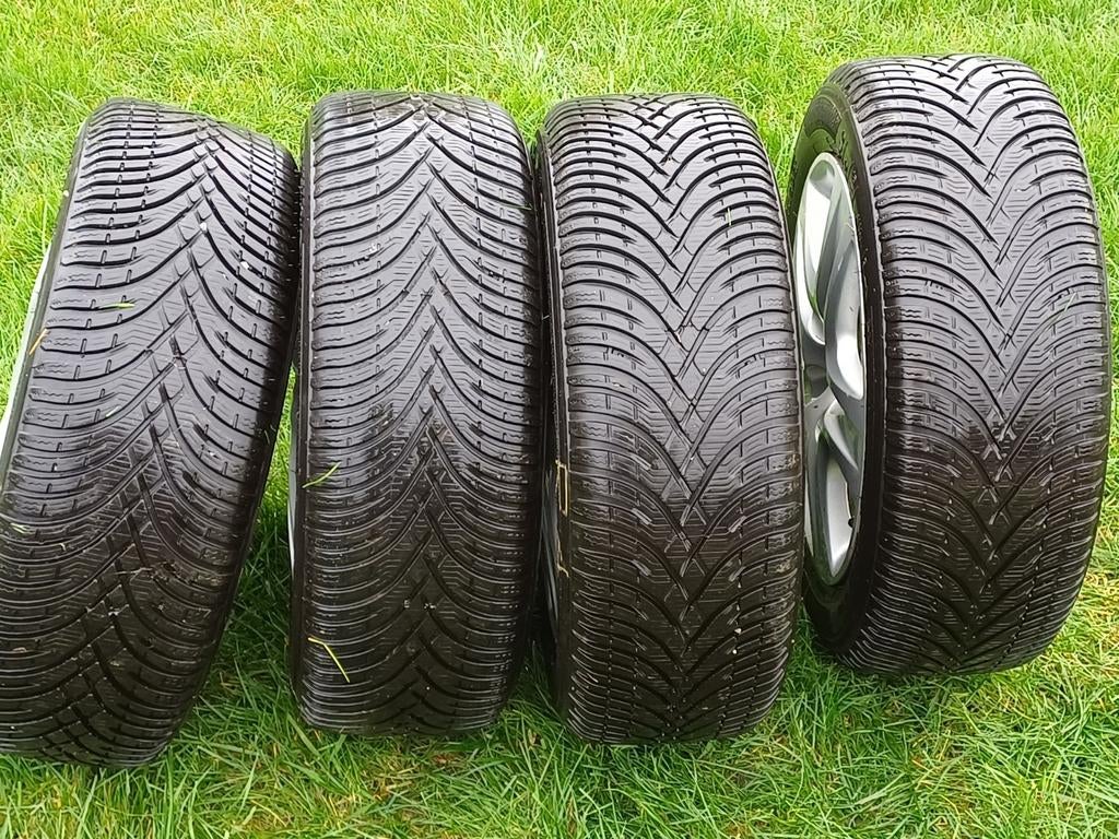 4 pneus d'hiver sur jante 205/55/R16, Enlèvement, Pneus hiver, Jante(s)