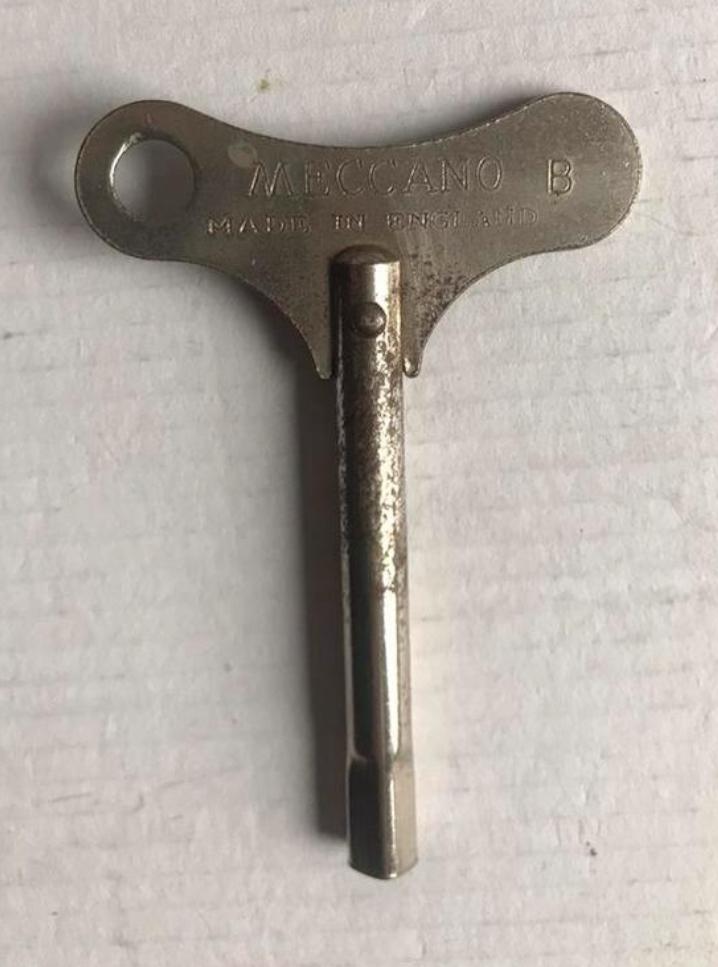 Meccano sleutel B Made in Engeland blikken speelgoed, Verzamelen, Verzenden, Zo goed als nieuw