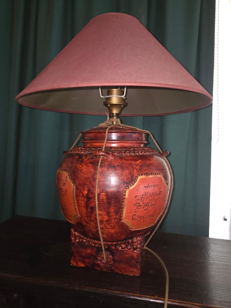 Une lampe très ancienne, Enlèvement