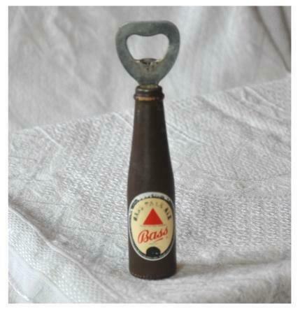 decapsuleur n°2 manche bouteille bois bass, Ophalen of Verzenden, Gebruikt