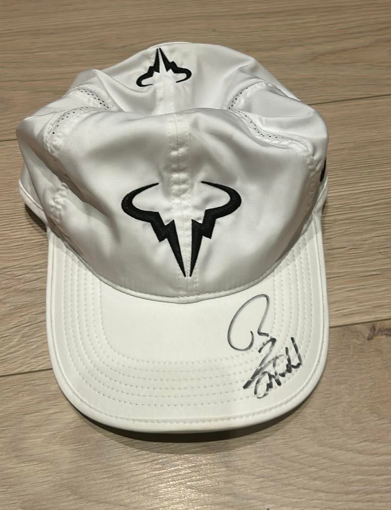 Nike pet / cap gesigneerd door Rafael Nadal, Sport en Fitness, Ophalen of Verzenden, Nieuw, Overige typen, Nike