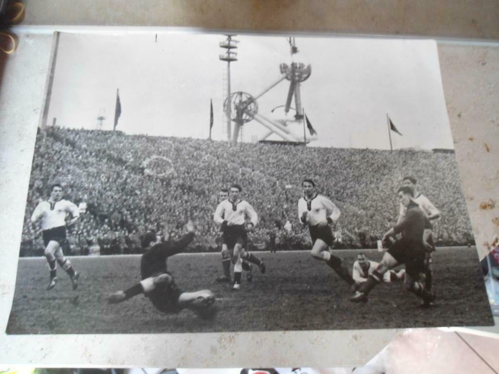 TRES Rare Photo ( copie ) de +/- 1957 de la Construction  de, Enlèvement ou Envoi, Utilisé
