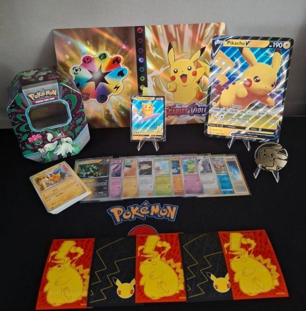 Pikachu set met verzamelmap en vele extra's, Ophalen of Verzenden
