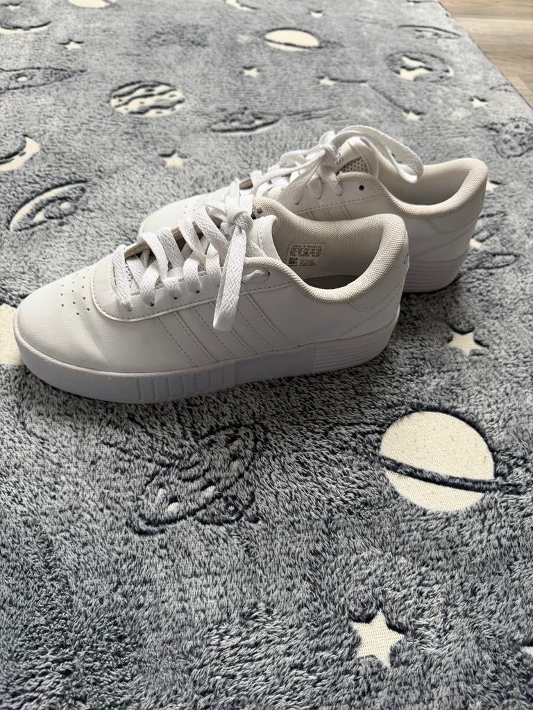 Sneakers blanches Adidas — presque neuves,, Enlèvement ou Envoi, Sneakers et Baskets, Comme neuf, Blanc