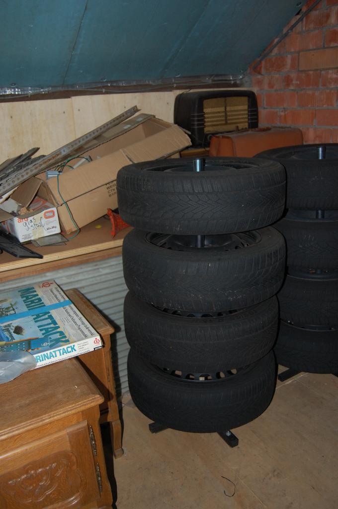AUTO WINTERBANDEN SIMPERIT met VELGEN en BANDENBOOM, Ophalen, Gebruikt, 16 inch, Banden en Velgen