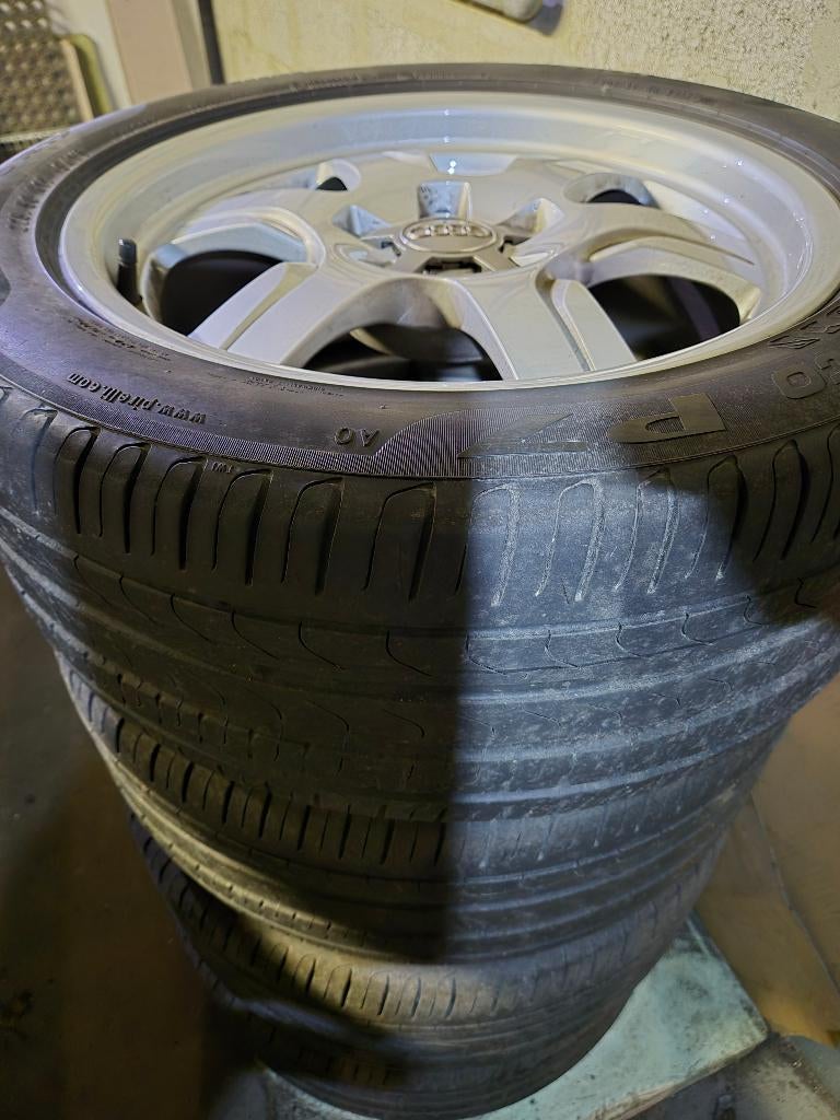 4 jantes Audi 17 pouces + pneus Pirelli été 225/50/17, Autos : Pièces & Accessoires, Enlèvement, Audi