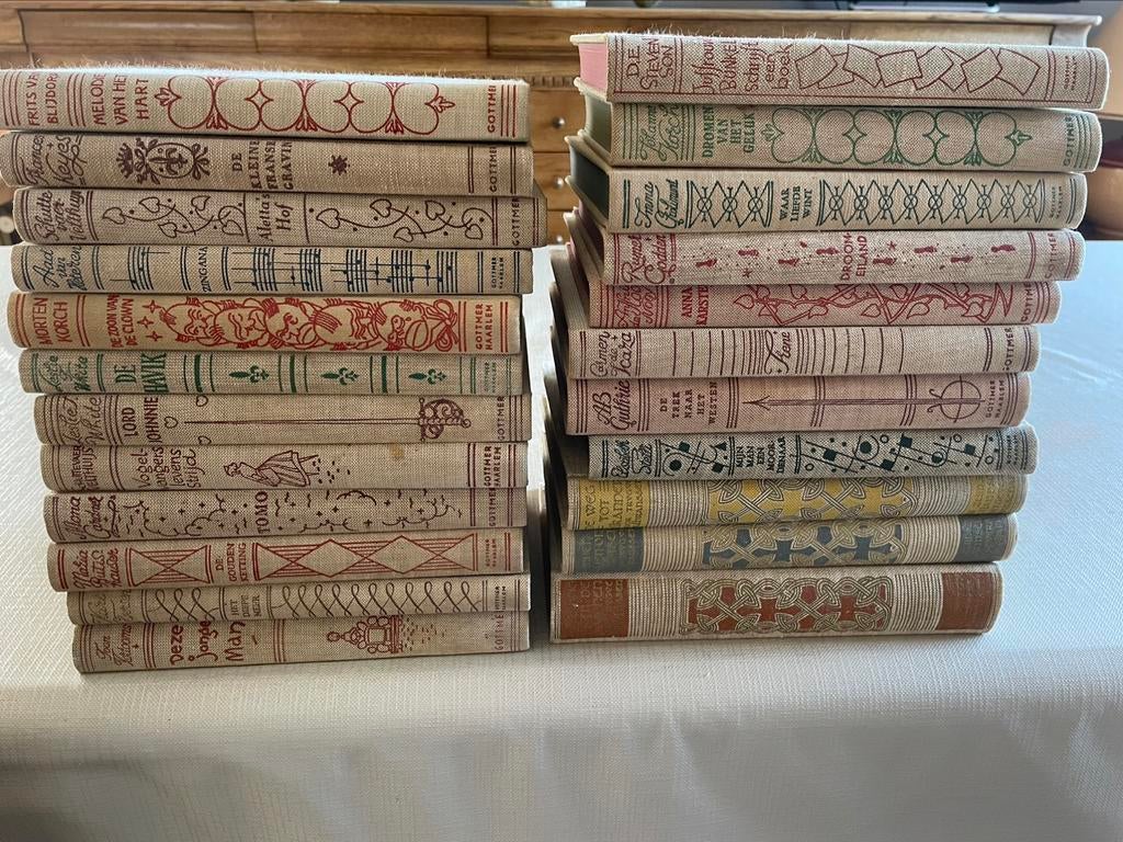 Oude boeken kaft van stof, Boeken, Ophalen, Gelezen