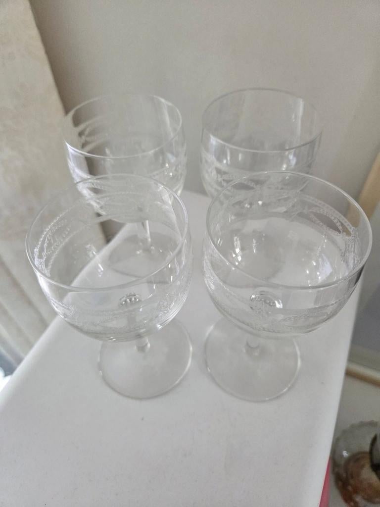 5 verres anciens, Enlèvement