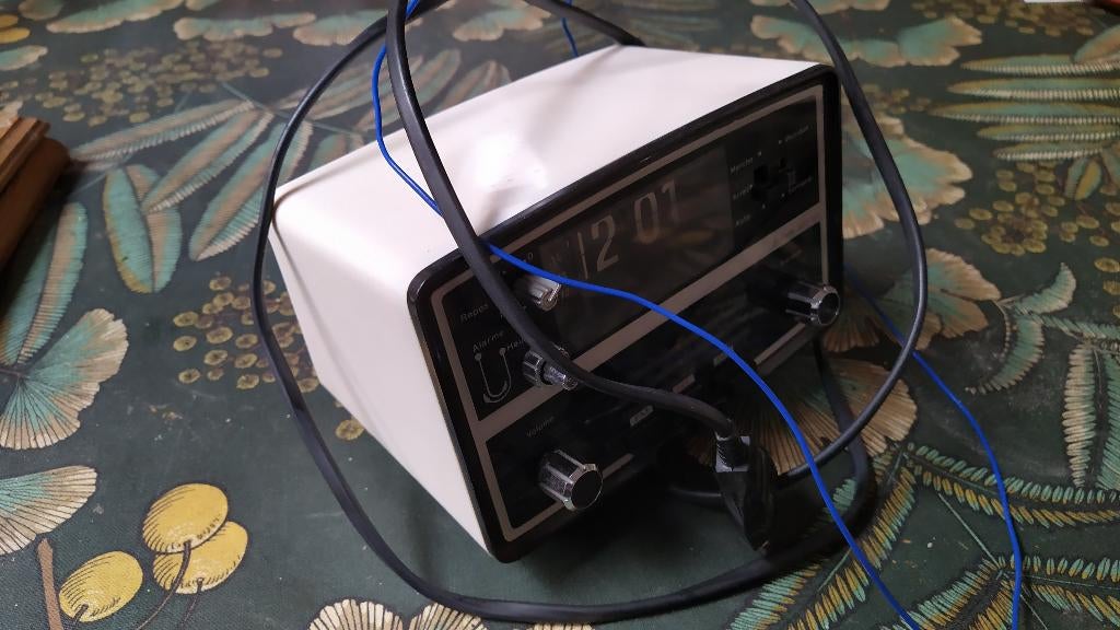Radio réveil vintage Belson brd 303, Enlèvement ou Envoi, Utilisé, Analogique