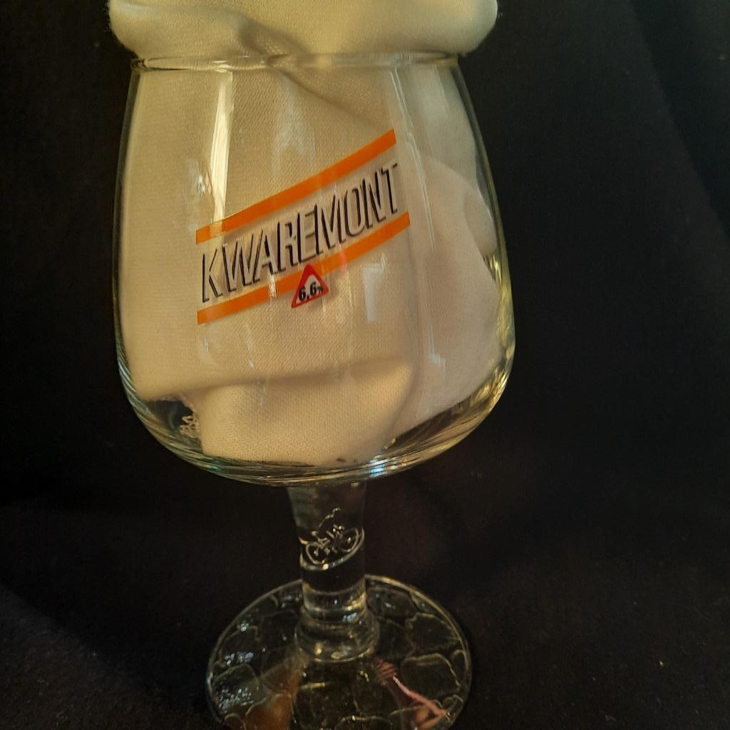 glas KWAREMONT, Verzamelen, Ophalen of Verzenden, Bierglas