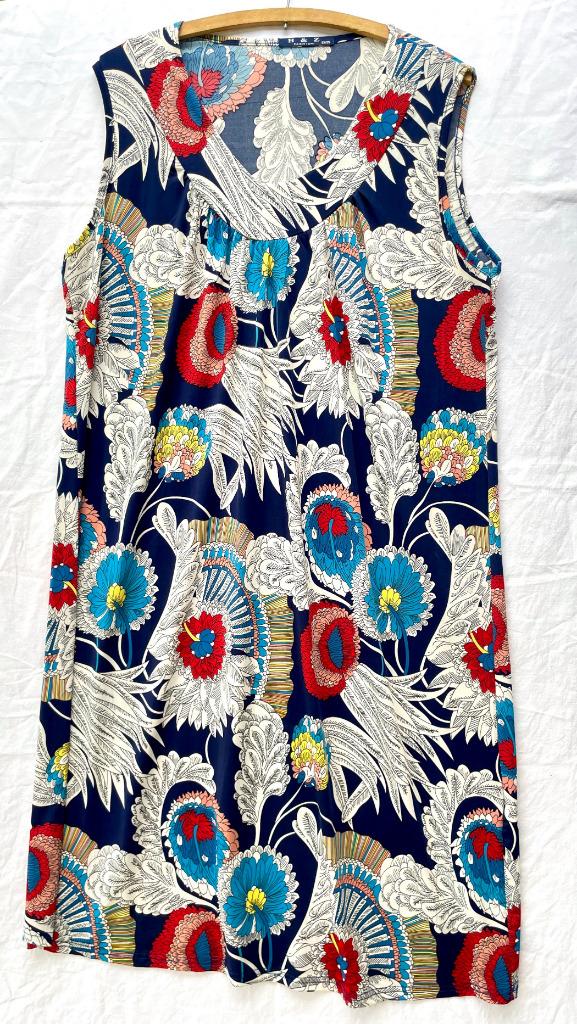 Robe colorée et fleurie T 48, Enlèvement ou Envoi, Porté