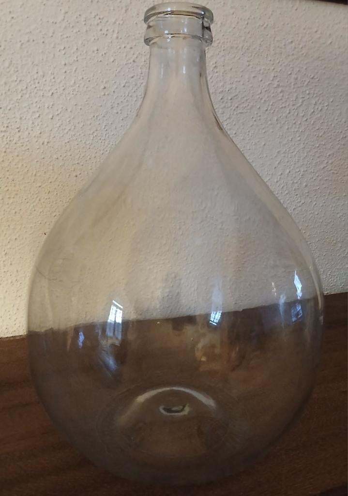 Dame Jeanne transparente, Enlèvement