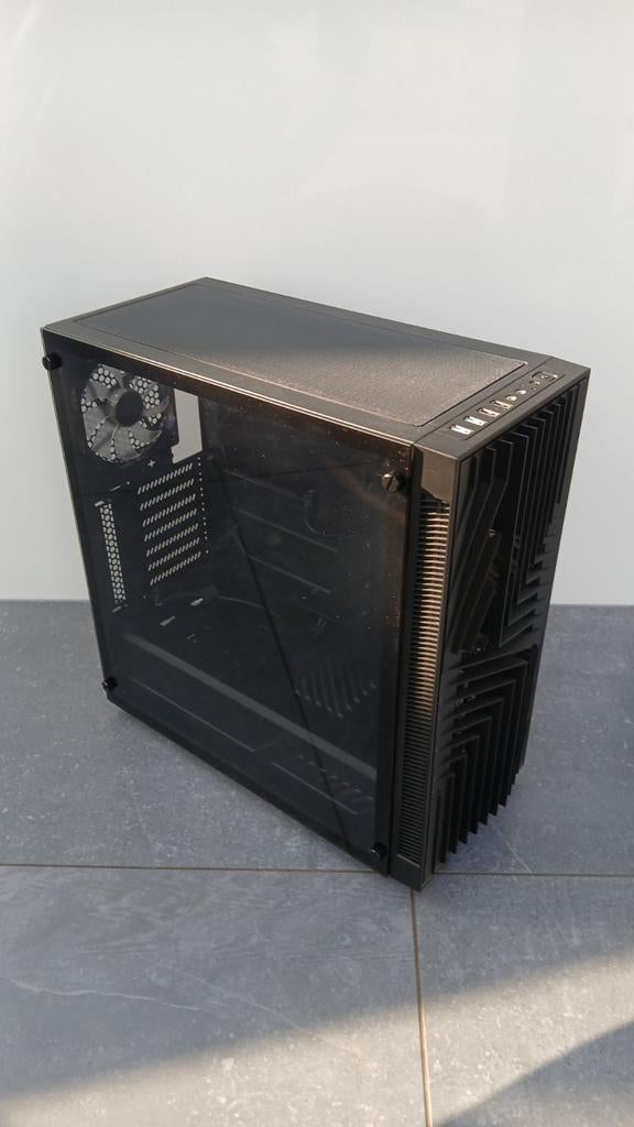 Sharkoon TG5 + blauwe fans, custom front panel, Computers en Software, Computerbehuizingen, Gebruikt, Ophalen