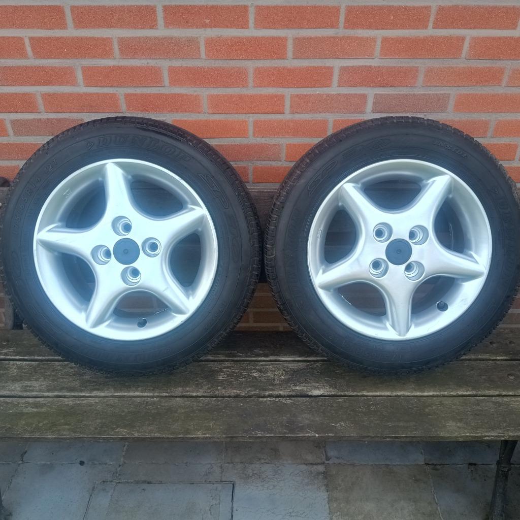 Velgen met banden voor aanhangwagen, Ophalen, Gebruikt