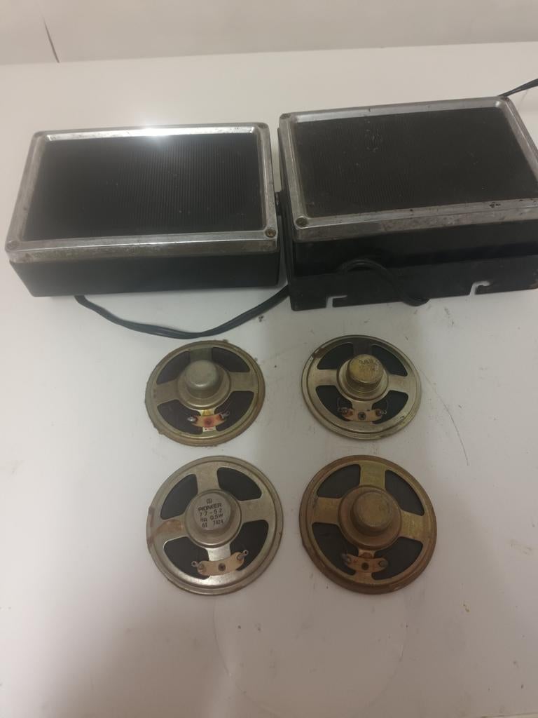4 miniluidsprekers + 2 grote HP. Sets van 10€, Ophalen, Gebruikt