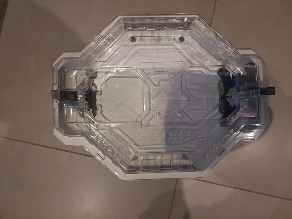 Beyblade arena, Ophalen, Gebruikt