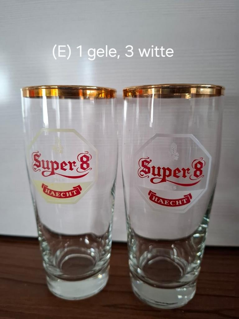 Set van 4 Vintage Super 8 Haecht glazen met goudrand, Verzamelen, Ophalen of Verzenden, Zo goed als nieuw, Bierglas