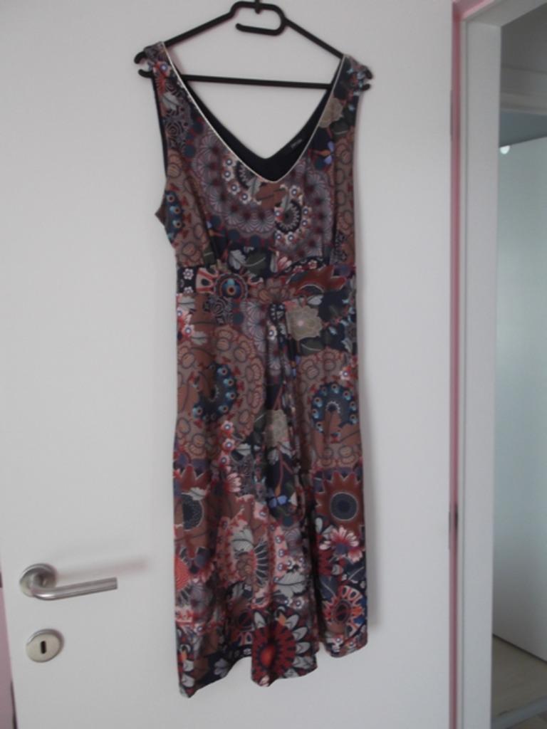 Jurk Paprika maat S - 44, Kleding | Dames, Jurken, Overige kleuren, Maat 42/44 (L), Ophalen of Verzenden, Paprika