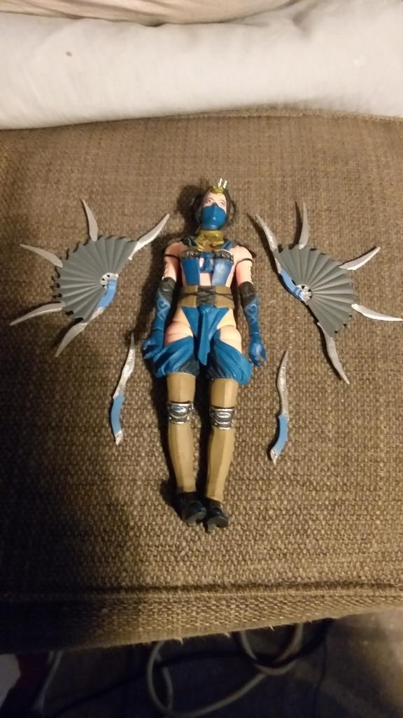 Mortel Kombat x Kitana actiefiguur van TOYZ, Ophalen