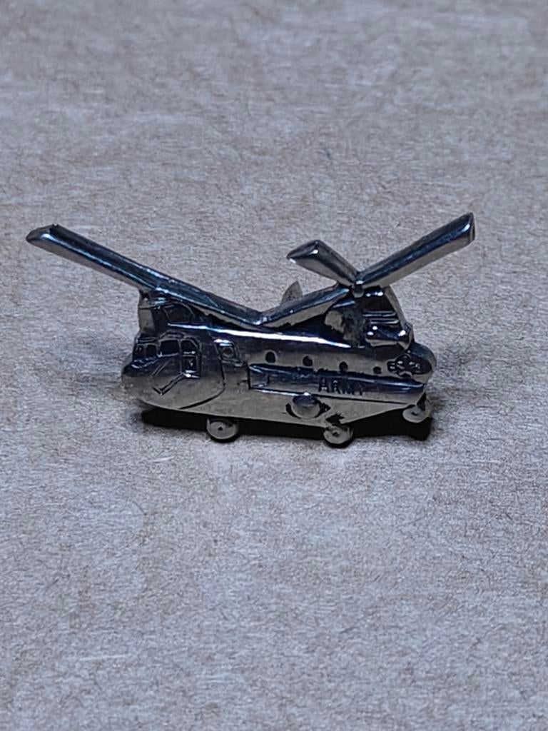 Broche pour hélicoptère Boeing CH47 Chinook, Enlèvement ou Envoi, Armée de l'air, Miniature ou Figurine