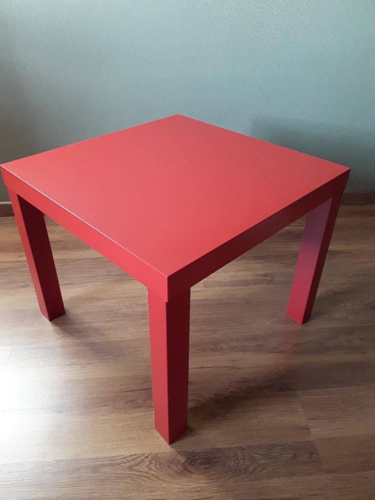 Petite table basse, Enlèvement
