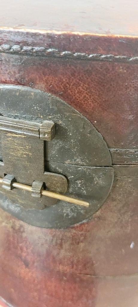 Antieke Chinese gelakeerde hoeden kist 2 stuks, Ophalen
