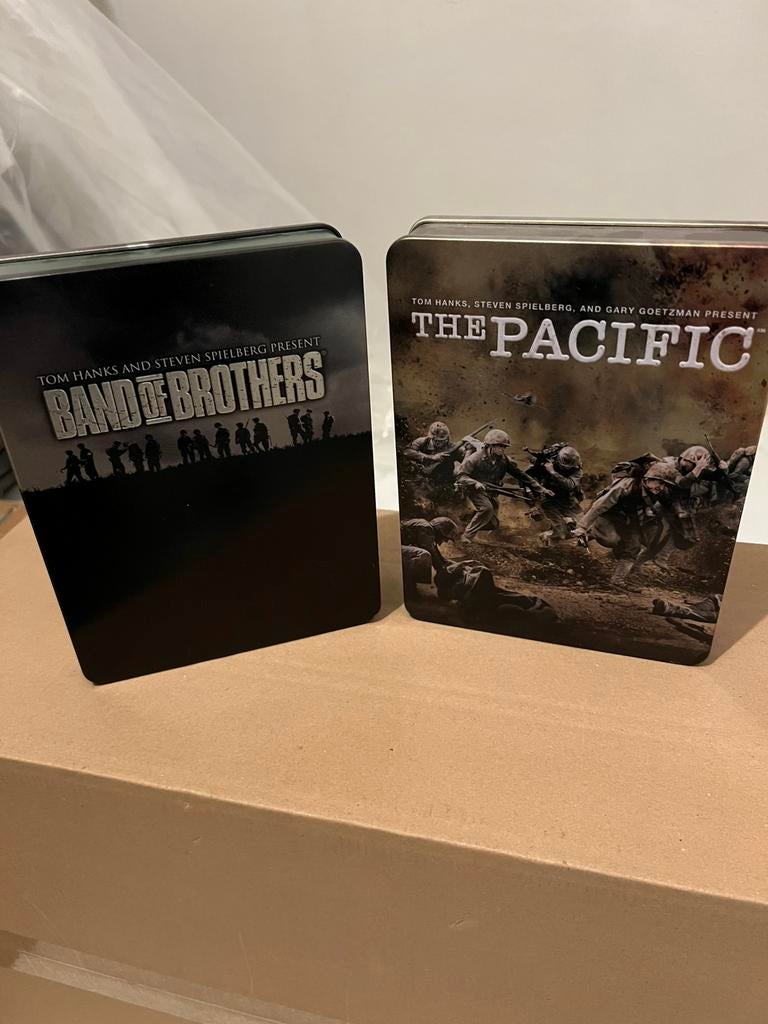 Objet de collection Band of Brothers & The Pacific, CD & DVD, DVD | Classiques, Comme neuf, Action et Aventure, 1940 à 1960, À partir de 12 ans