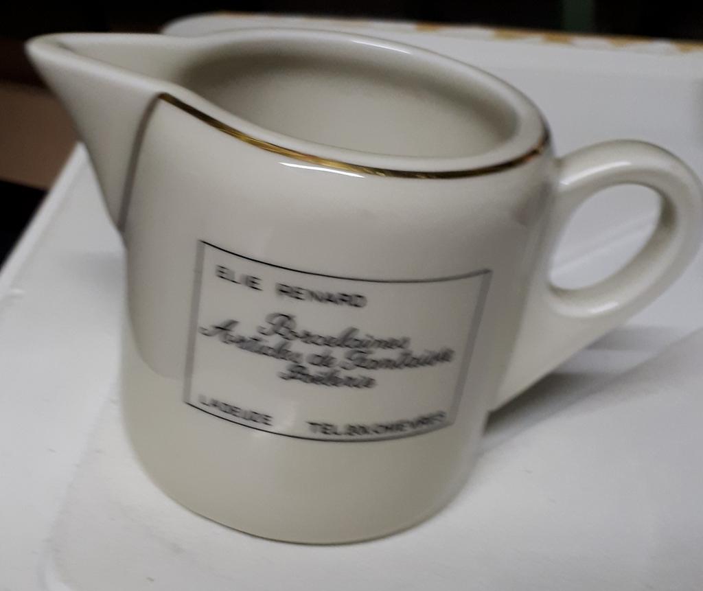 Très beau pot lait, porcelaine de baudour, Enlèvement ou Envoi, Comme neuf
