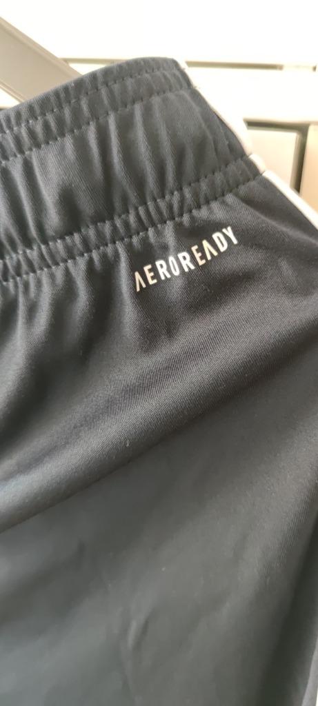 Adidas sportshort short loopshort NIEUW maat 176 aeroready, Neuf, Adidas, Garçon ou Fille, Enlèvement ou Envoi