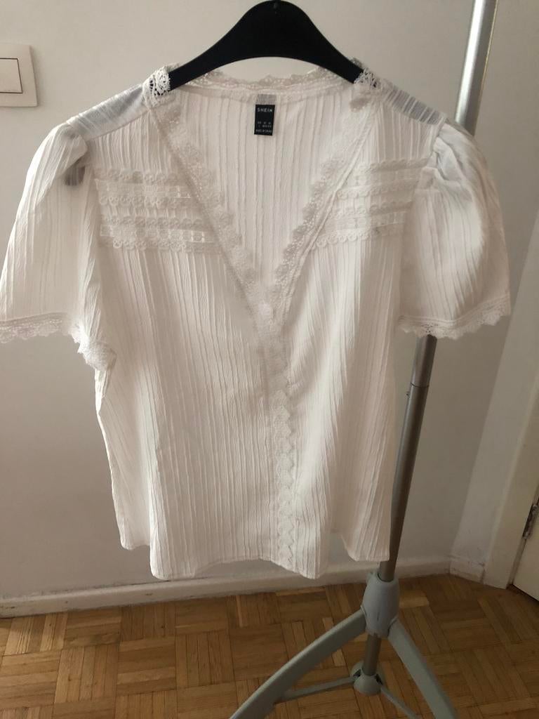 Witte blouse met korte mouwen en V-hals - Maat: L - Shein, Kleding | Dames, Blouses en Tunieken, Nieuw