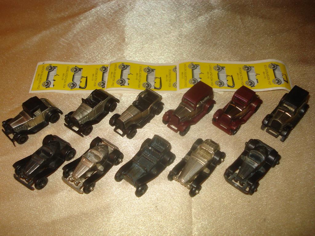 KINDER Lot de 11 Anciennes Voitures en Métal 1978 - 1995, Collections, Œufs à surprise, Comme neuf, Autres types, Enlèvement ou Envoi