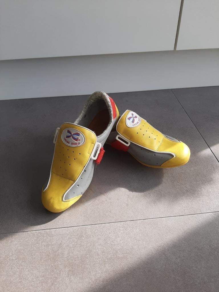 Cycling shoes 37-38 geel retro vintage klikpedalen, Enlèvement ou Envoi, Comme neuf