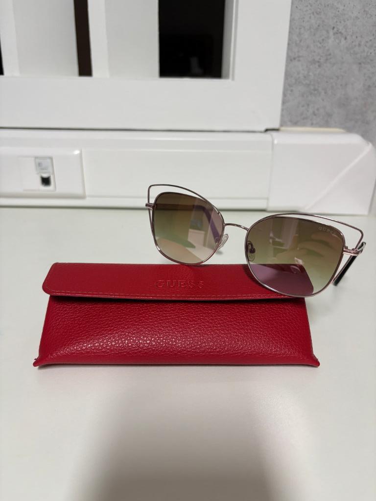 Lunette de soleil de la marque Guess, Enlèvement ou Envoi, Utilisé, Lunettes de soleil, Autres marques