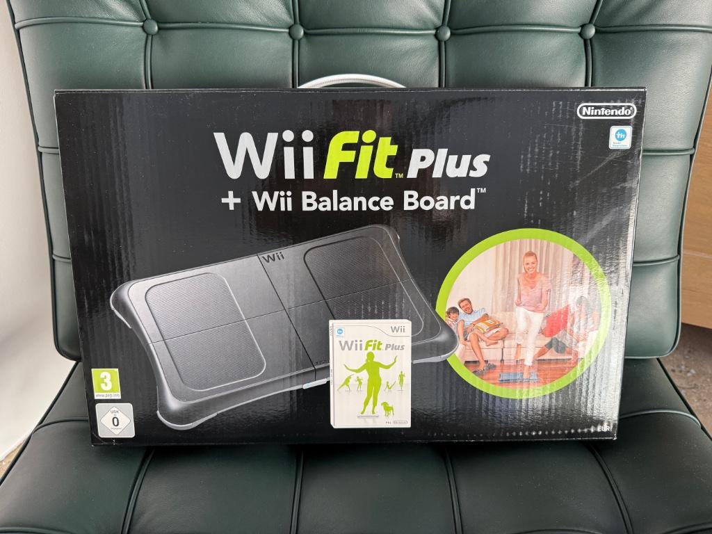 Nintendo WII Balance Board + WII Fit Plus, Games en Spelcomputers, Ophalen, Zo goed als nieuw, Sport, Vanaf 3 jaar