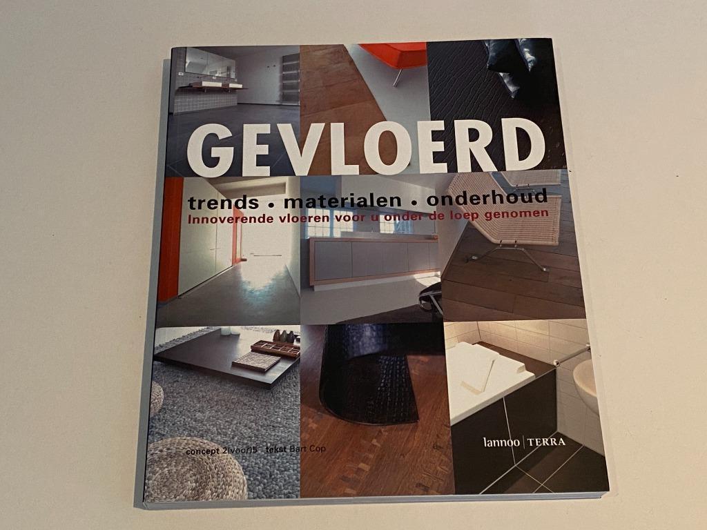 gevloerd (boek over vloerafwerkingen), Ophalen of Verzenden, Zo goed als nieuw, Architectuur algemeen