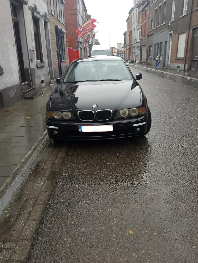 BMW 520D e39 2001 350.000 km Diesel, Auto's, 4 deurs, Achterwielaandrijving, Beige, Zwart