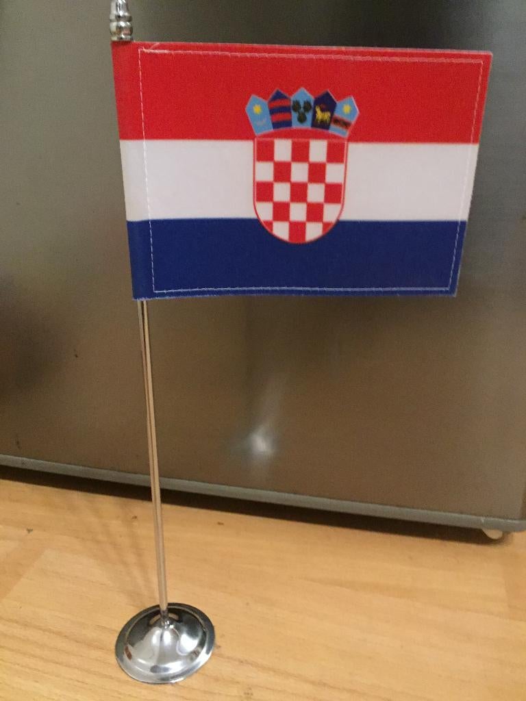 Kroatische vlag, Diversen, Vlaggen en Wimpels, Ophalen of Verzenden, Zo goed als nieuw