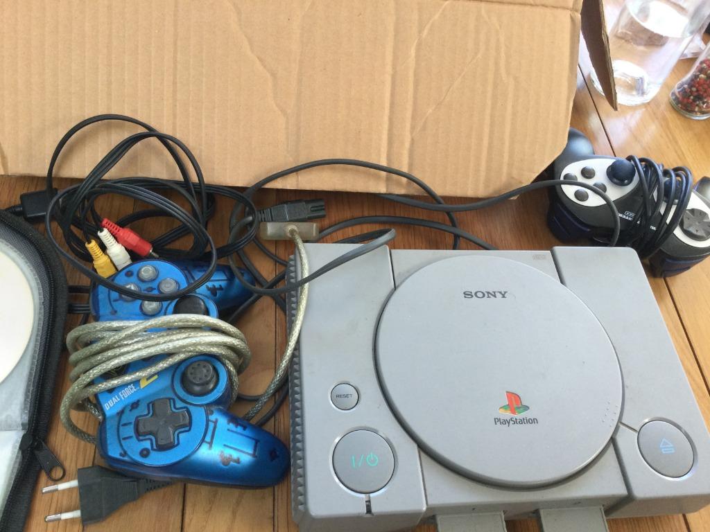 PLAYSTATION COLLECTION+2 CARTES MEMOIRE"SONY"+110JEUX, Enlèvement ou Envoi, 2 joueurs, Utilisé, Autres genres