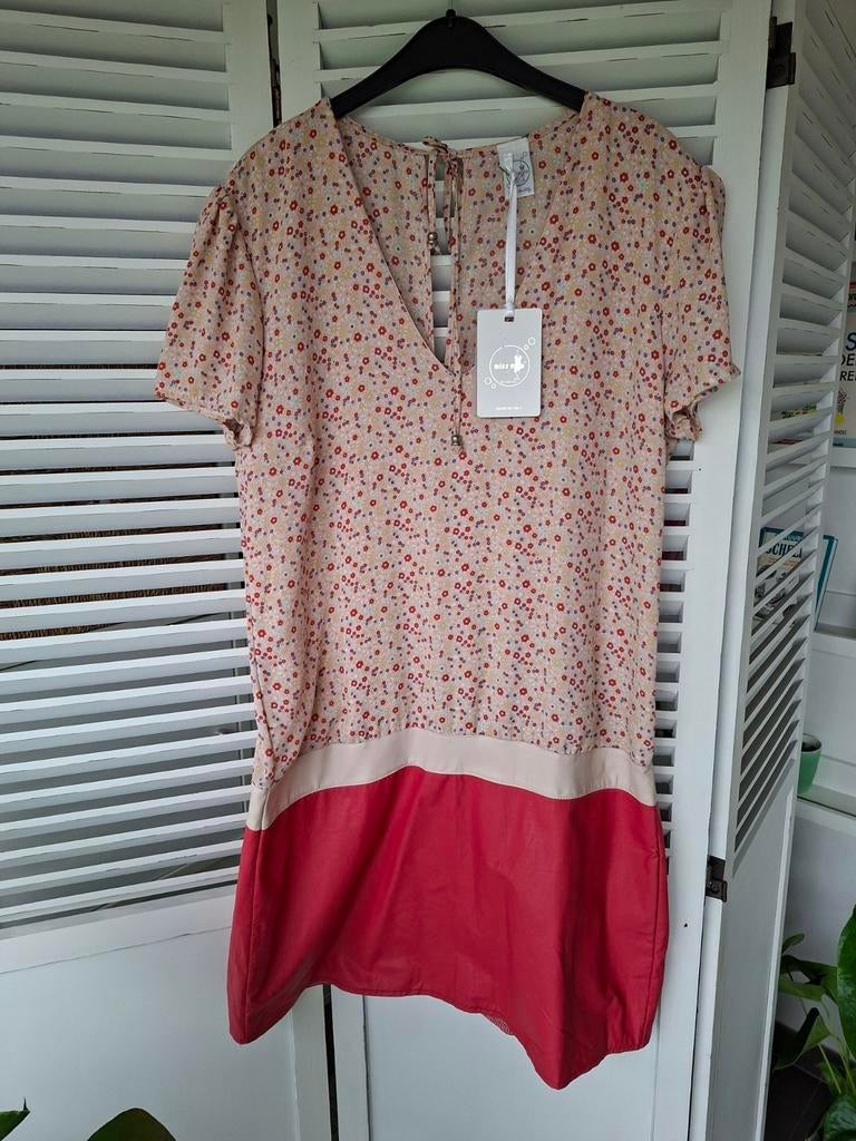 Jurk kleedje maat 40/42  lederlook rok made in Italy, Kleding | Dames, Overige kleuren, Maat 42/44 (L), Nieuw, Boven de knie