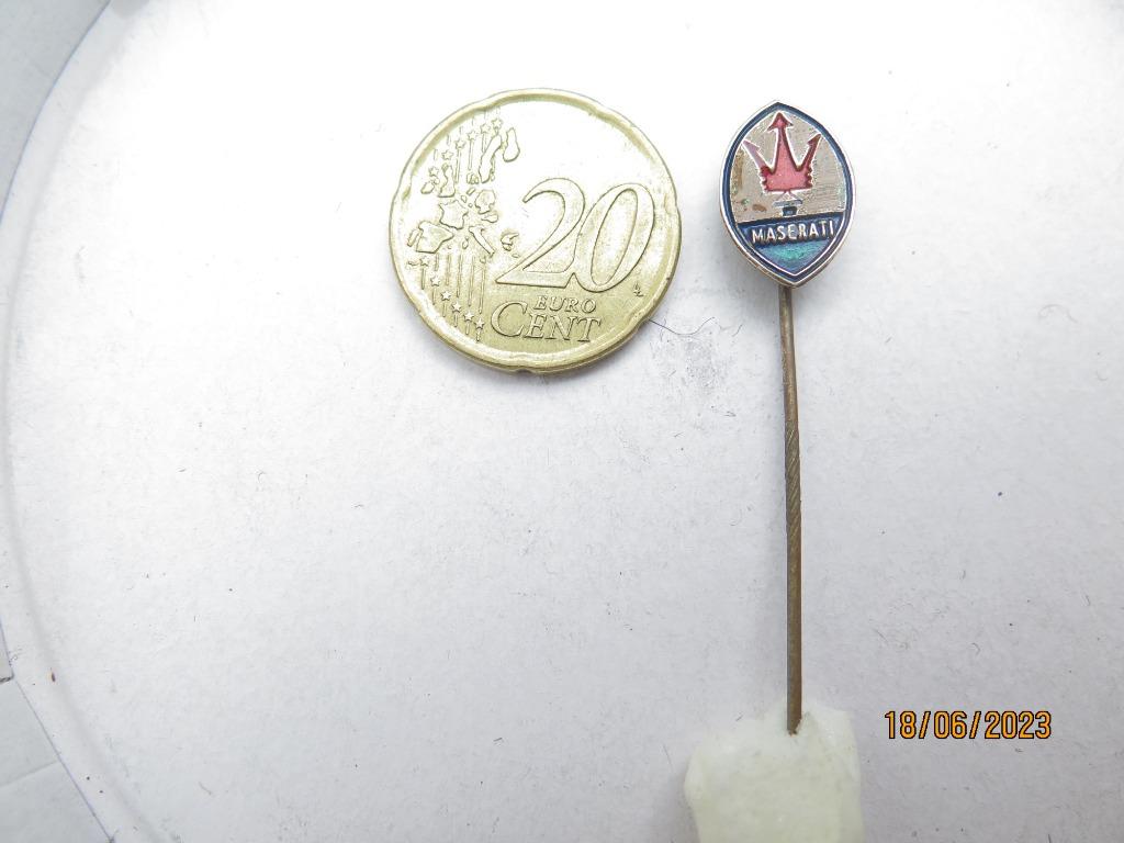 MASERATI  PIN, Envoi, Utilisé