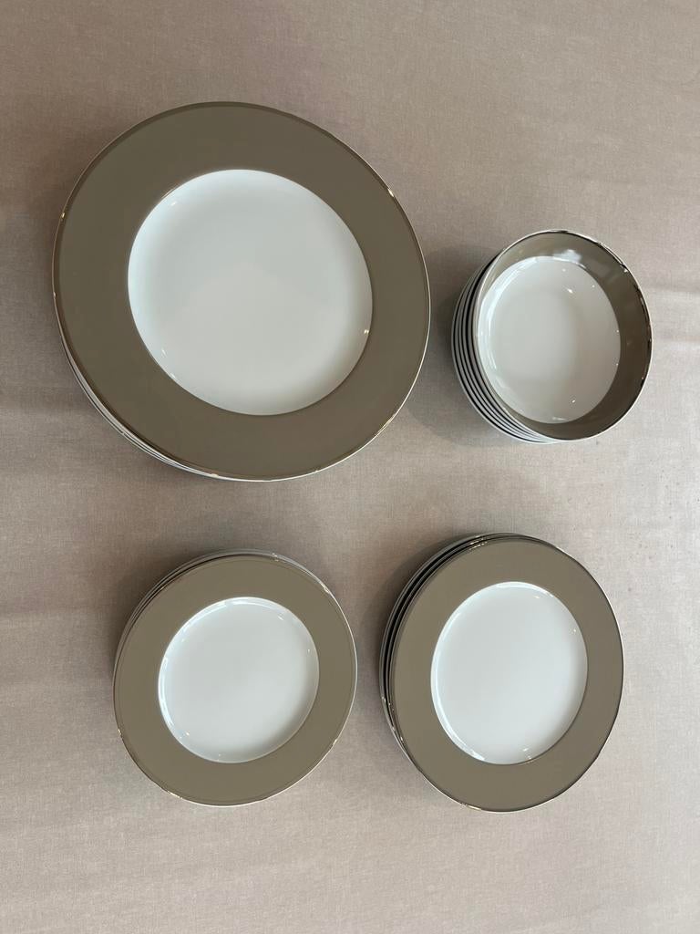 Servies - Porcelaine fine circle taupe platine (met nummer), Ophalen