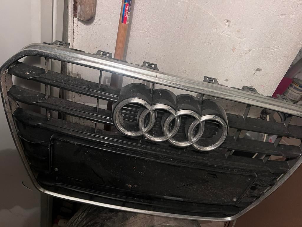 Calandre origine Audi A5 2012, Autos : Pièces & Accessoires, Carrosserie & Tôlerie, Enlèvement, Utilisé, Audi, Capot moteur