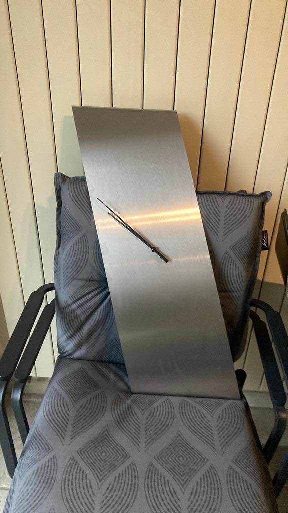 Wandklok in RVS, Huis en Inrichting, Woonaccessoires | Klokken, Ophalen, Gebruikt, Wandklok