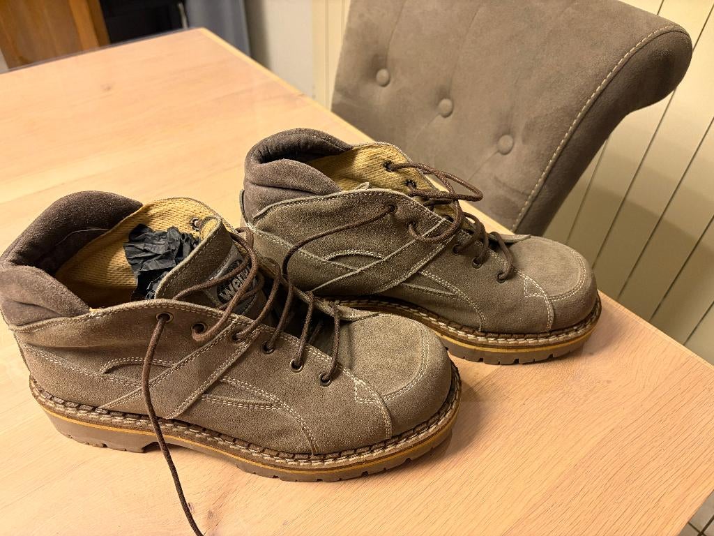 veiligheidsschoen 44: NIEUW, Overige kleuren, Nieuw, Ophalen of Verzenden, Werkschoenen