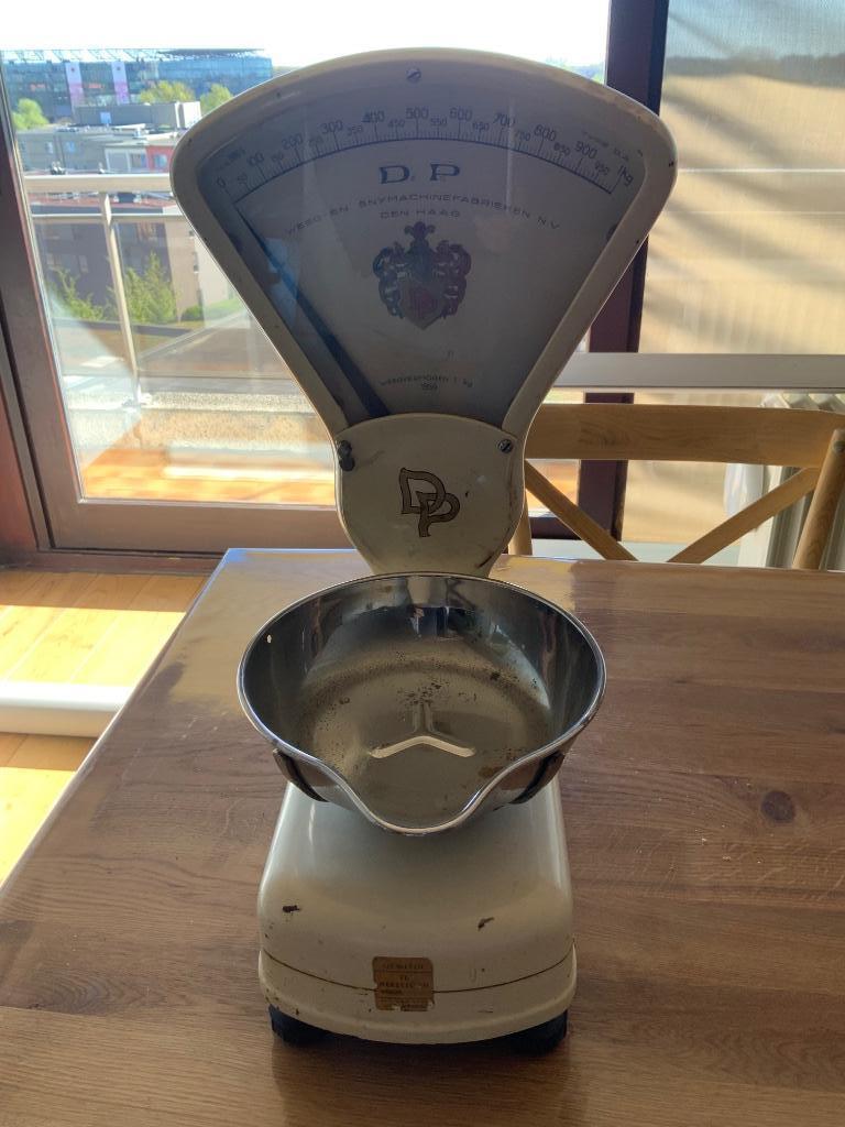 Antieke keukenweegschaal tot 1 kg in goede werking, Antiek en Kunst, Ophalen