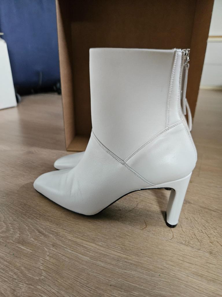 Chic schoenen van UNISA nieuw, Kleding | Dames, Ophalen, Nieuw, Wit