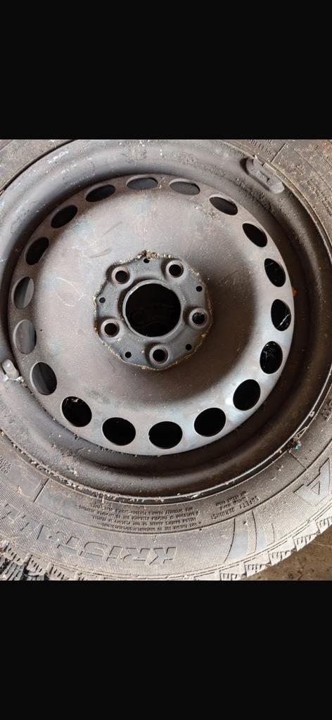 Ziehier mooie winterbanden velgen sierdeksels195 x 65 x r15, Ophalen, Winterbanden, Velg(en)
