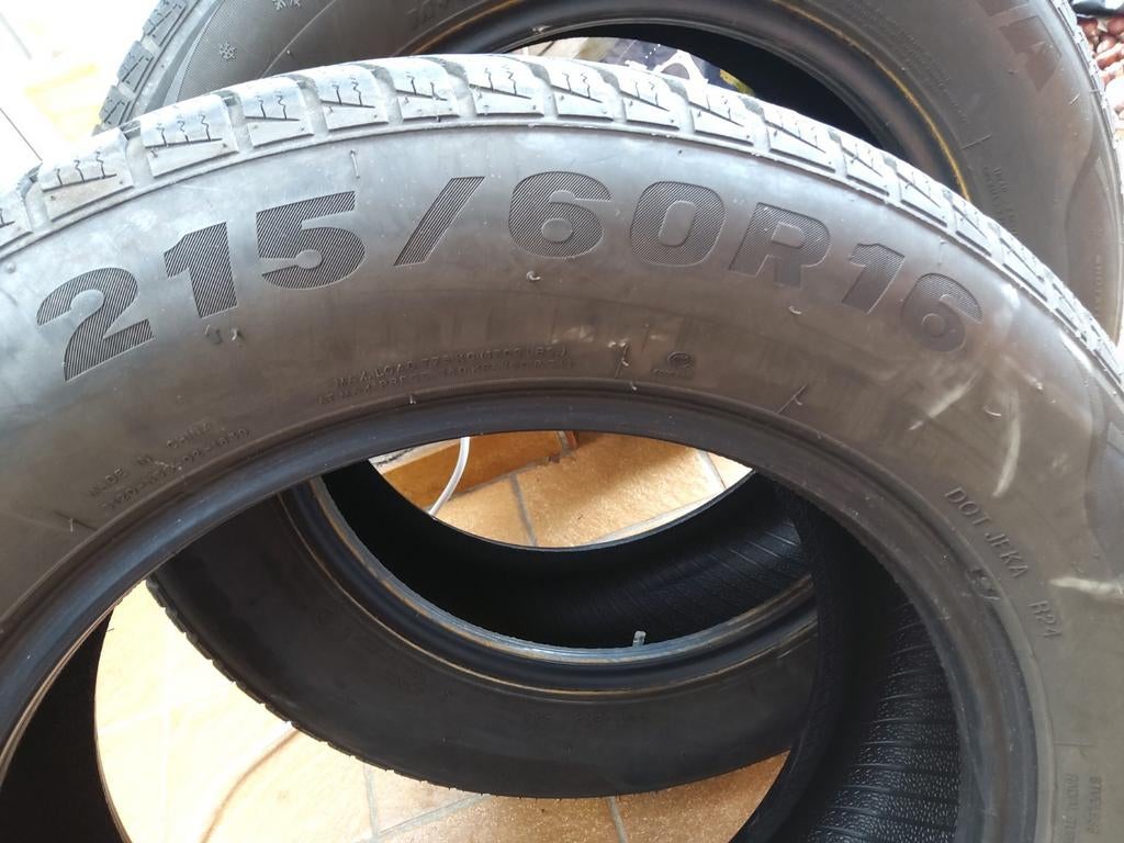 Winterbanden 215/60 R16 DOT JEKA R24, Auto-onderdelen, Banden en Velgen, Ophalen, Gebruikt, 16 inch, Winterbanden