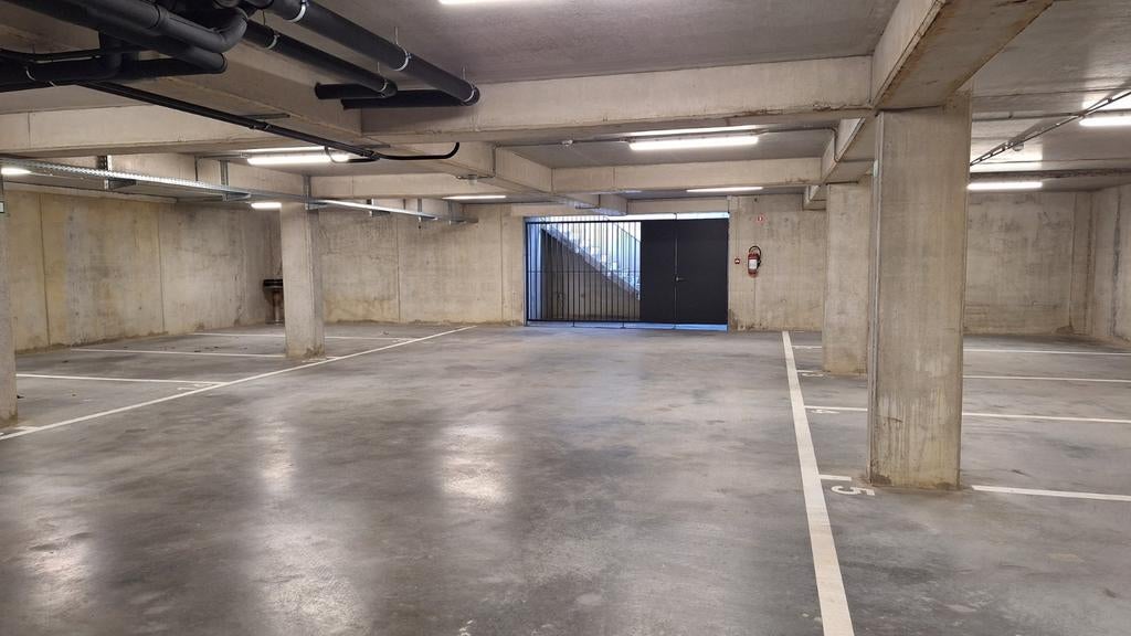 Overdekte parkeerplaats te koop, Immo, Garages en Parkeerplaatsen