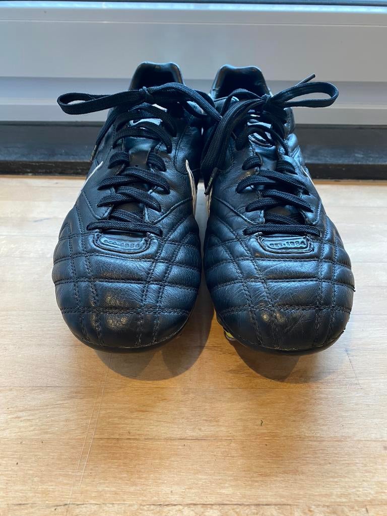 NEUVES - Nike Tiempo Classic VGC - EUR 44, Sports & Fitness, Neuf, Chaussures